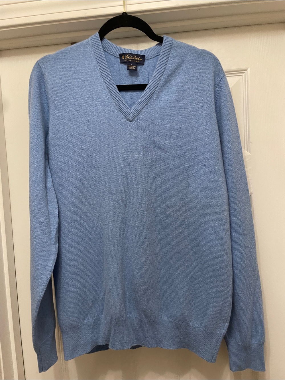 Brooks Brothers Sky Blue V-Neck Men's cashmere Sweater made in Scotland preppy